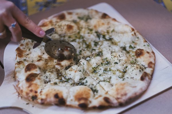 Roulette à pizza : un accessoire indispensable pour découper les tranches